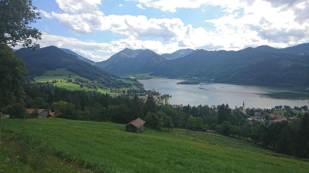Vip Deluxe 107Qm Auf Zwei Etagen 1 Dopplezimmer Eg 1 Doppelzimmer Auf Der Galerie Sowie 2 Badezimmer Und Komplette Kueche Mit Mikrowelle Und Backofen Ideal Fuer 1 Bis 6 Gaeste Direkter Blick Auf Garten Und Bergblick Alles Nur Nicht 0815 Διαμέρισμα Schliersee Εξωτερικό φωτογραφία
