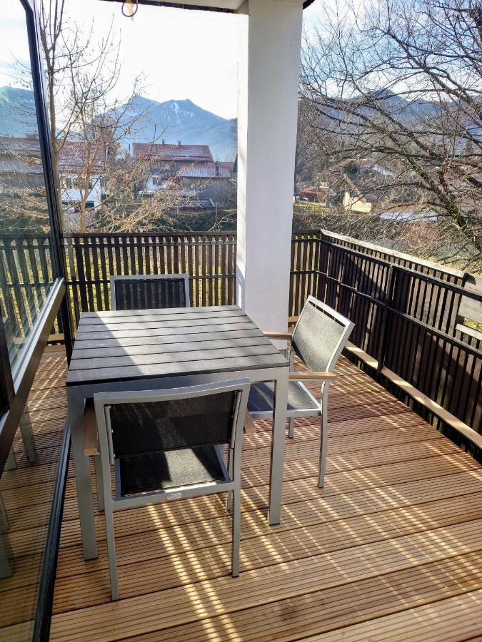 Vip Deluxe 107Qm Auf Zwei Etagen 1 Dopplezimmer Eg 1 Doppelzimmer Auf Der Galerie Sowie 2 Badezimmer Und Komplette Kueche Mit Mikrowelle Und Backofen Ideal Fuer 1 Bis 6 Gaeste Direkter Blick Auf Garten Und Bergblick Alles Nur Nicht 0815 Διαμέρισμα Schliersee Εξωτερικό φωτογραφία