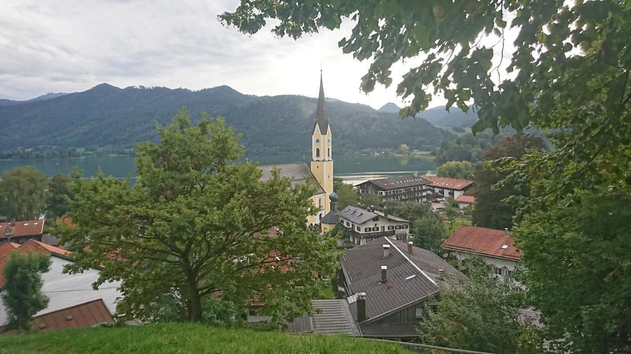 Vip Deluxe 107Qm Auf Zwei Etagen 1 Dopplezimmer Eg 1 Doppelzimmer Auf Der Galerie Sowie 2 Badezimmer Und Komplette Kueche Mit Mikrowelle Und Backofen Ideal Fuer 1 Bis 6 Gaeste Direkter Blick Auf Garten Und Bergblick Alles Nur Nicht 0815 Διαμέρισμα Schliersee Εξωτερικό φωτογραφία