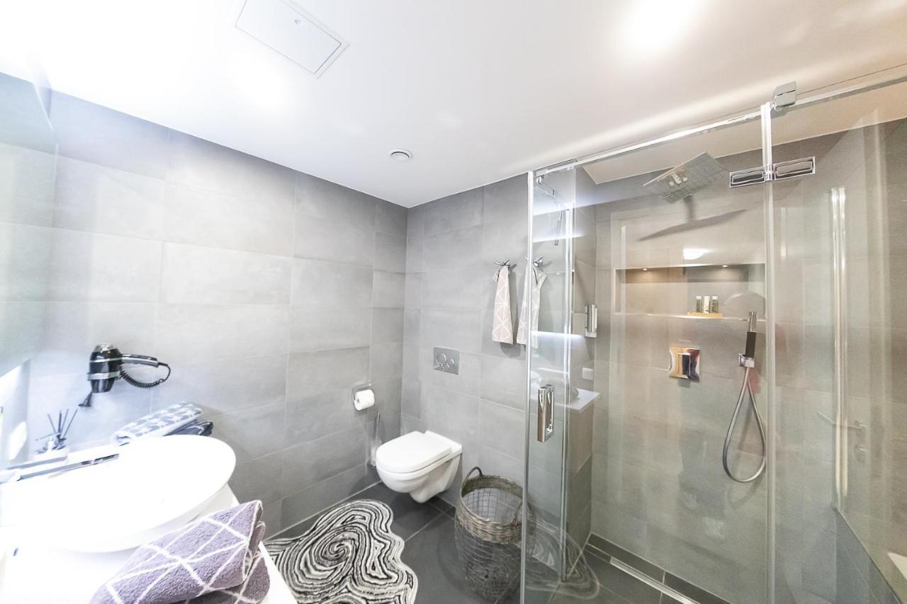 Vip Deluxe 107Qm Auf Zwei Etagen 1 Dopplezimmer Eg 1 Doppelzimmer Auf Der Galerie Sowie 2 Badezimmer Und Komplette Kueche Mit Mikrowelle Und Backofen Ideal Fuer 1 Bis 6 Gaeste Direkter Blick Auf Garten Und Bergblick Alles Nur Nicht 0815 Διαμέρισμα Schliersee Εξωτερικό φωτογραφία